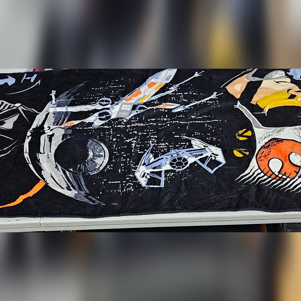 Star Wars Black and Orange Towel - Picture 8 of 11